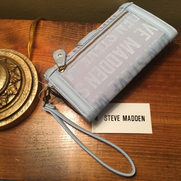Steve Madden Wristlet - Picture 4 of 11